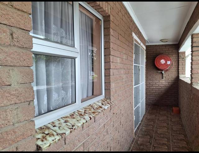 2 BEDROOM PROPERTY TO RENT IN UMHLATHUZANA